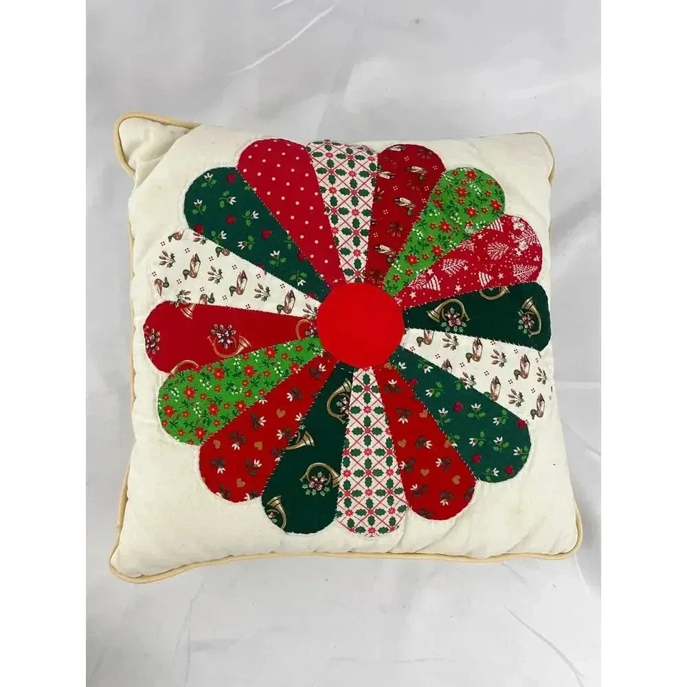 VTG Christmas Wreath Pillow 1980's Embroidery Granny-core 11"x11" Holiday‎